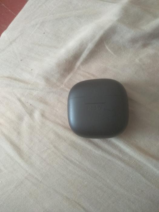 Футляр для подзарядки наушников фото 1