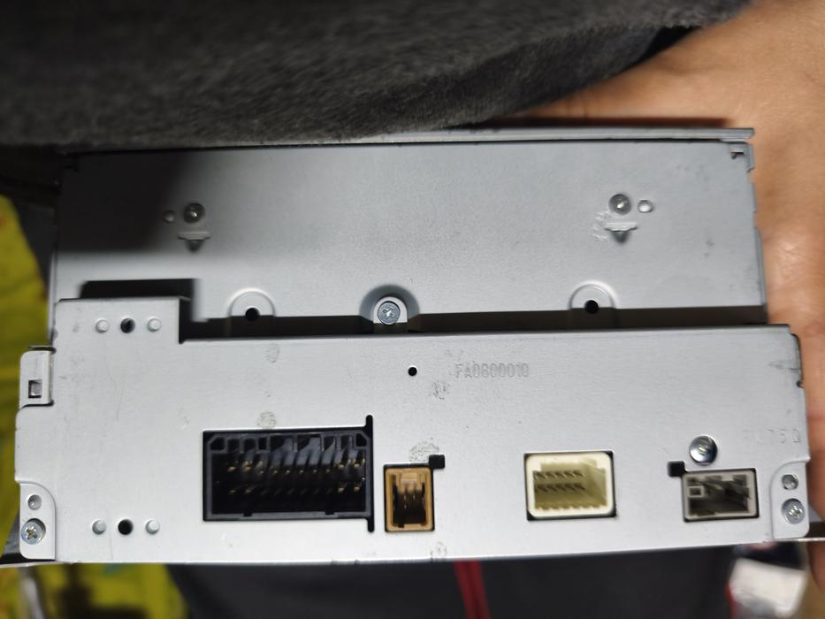 Продам штатну магнітолу на Сузукі КІЗАШІ фото 3