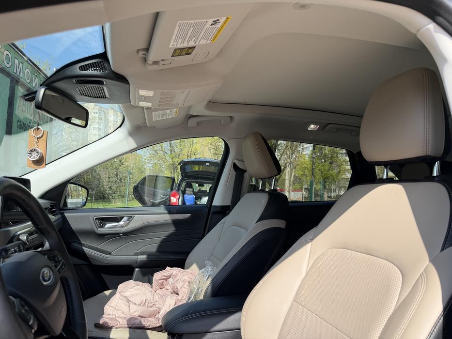 FORD ESCAPE TITANIUM photo 5