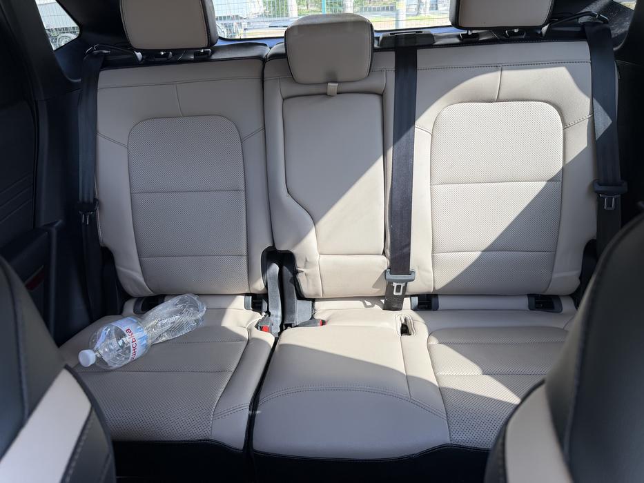 FORD ESCAPE TITANIUM photo 7