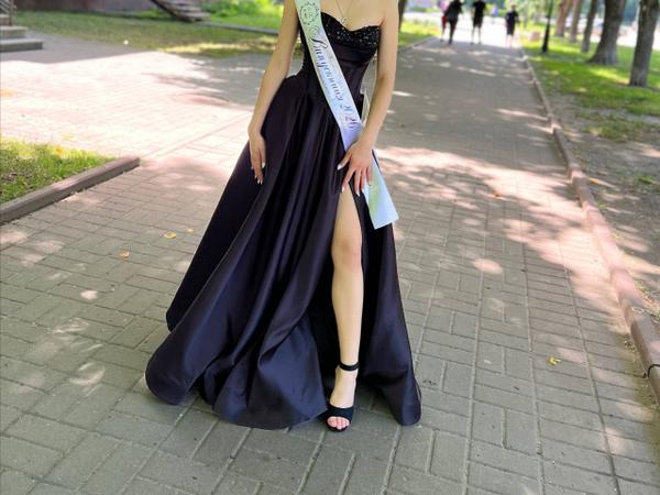 Випускна сукня photo