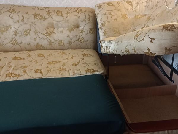 Продам комплект м'яких меблів: диван та крісло фото