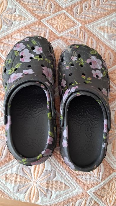 Продаю крокси фото 1