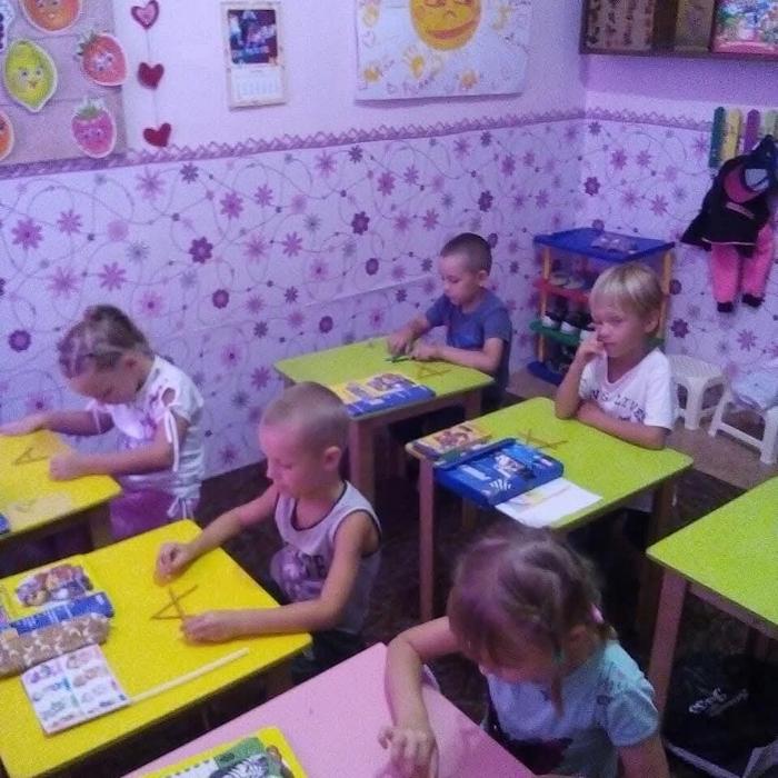 Дитячі столики . фото 1