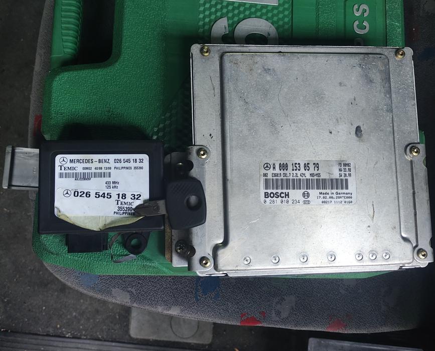 Блок керування двигуном комплект 2.2CDI MERCEDES-B photo 1